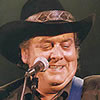 Sleepy LaBeef, gigante del rock y del country, en su adolescencia y hoy dia.